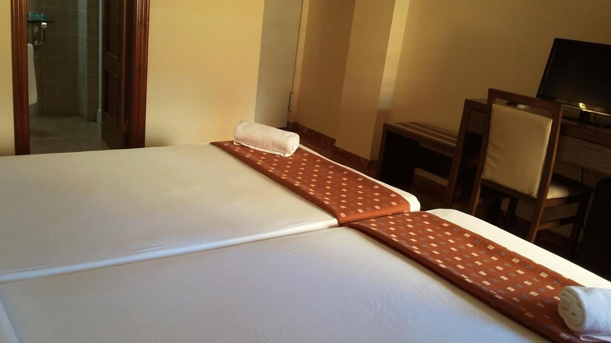 Hotel Marina Huelva Buitenkant foto