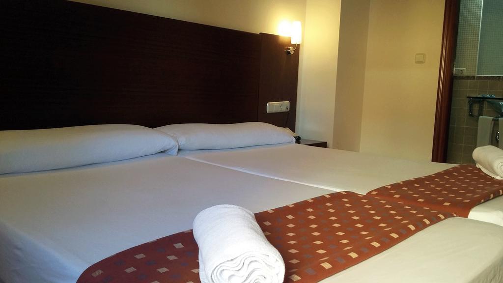 Hotel Marina Huelva Buitenkant foto