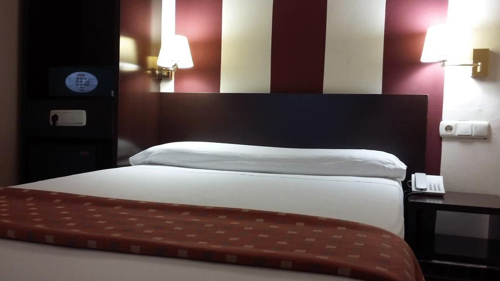Hotel Marina Huelva Buitenkant foto