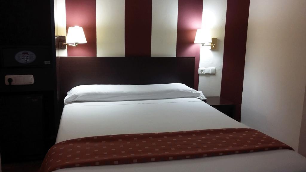 Hotel Marina Huelva Buitenkant foto